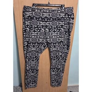 Columbia Womens XXL‎ Geometric Tribal Print Leggings Black White Athletic Pocket